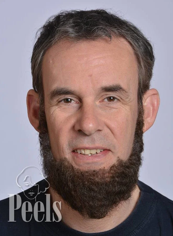 Kryolan Handgeknoopte Volle Baard Van Echt Haar, Kort, Type 9236 3 Kryolan Handgeknoopte Volle Baard Van Echt Haar, Kort, Type 9236